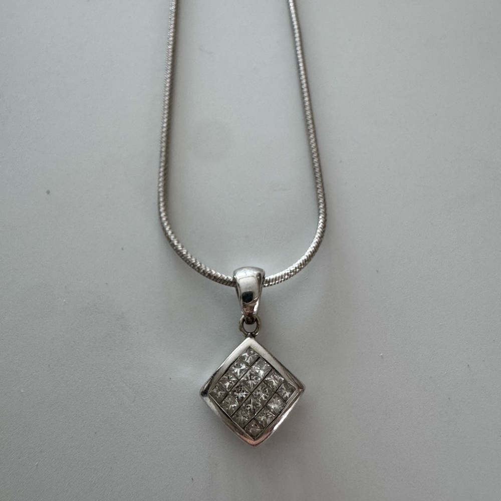 ✨ NATURAL DIAMOND PENDANT AND 10k GOLD Necklace ✨
